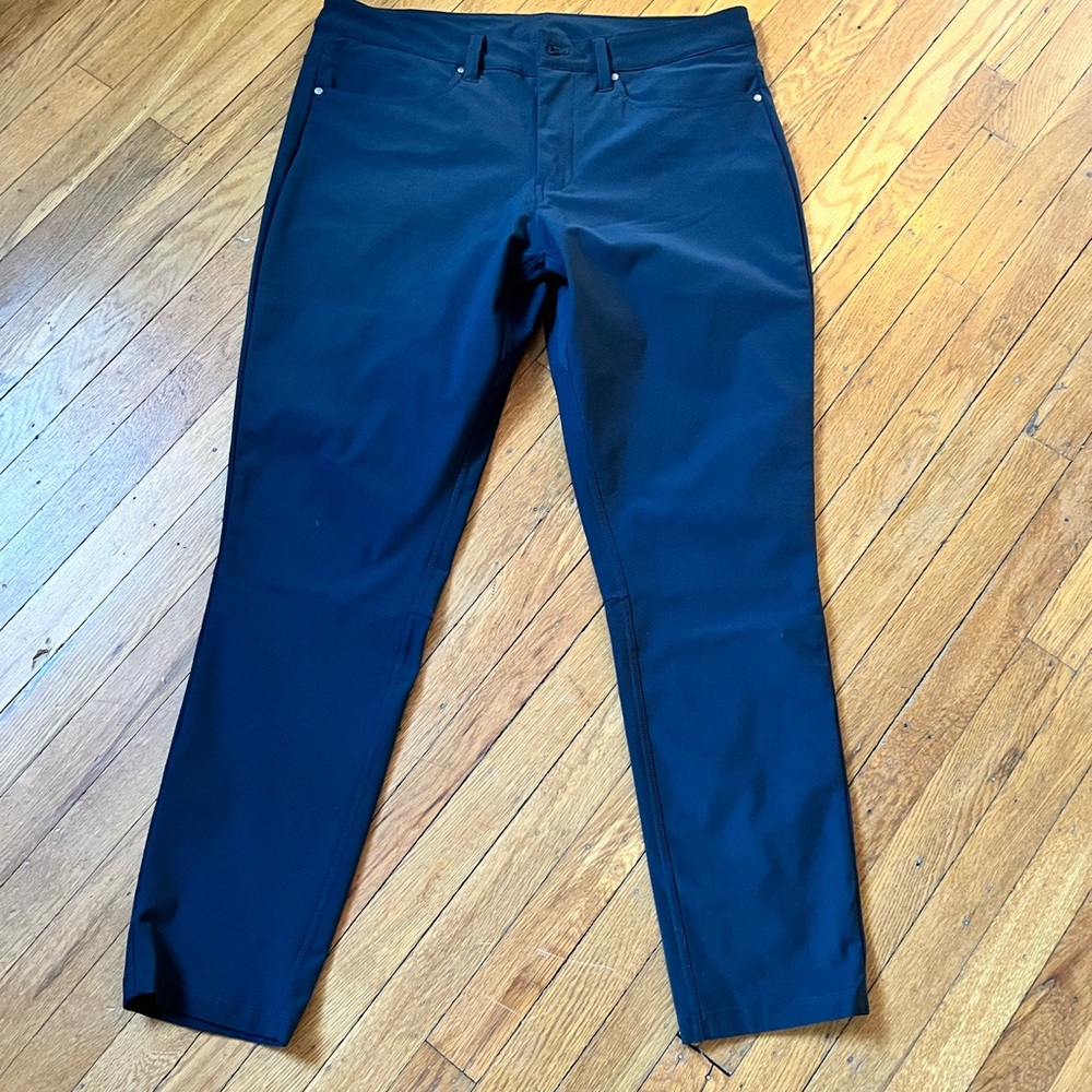 Cuts AO 5 Pocket Black Pant Size 32/32 Like New